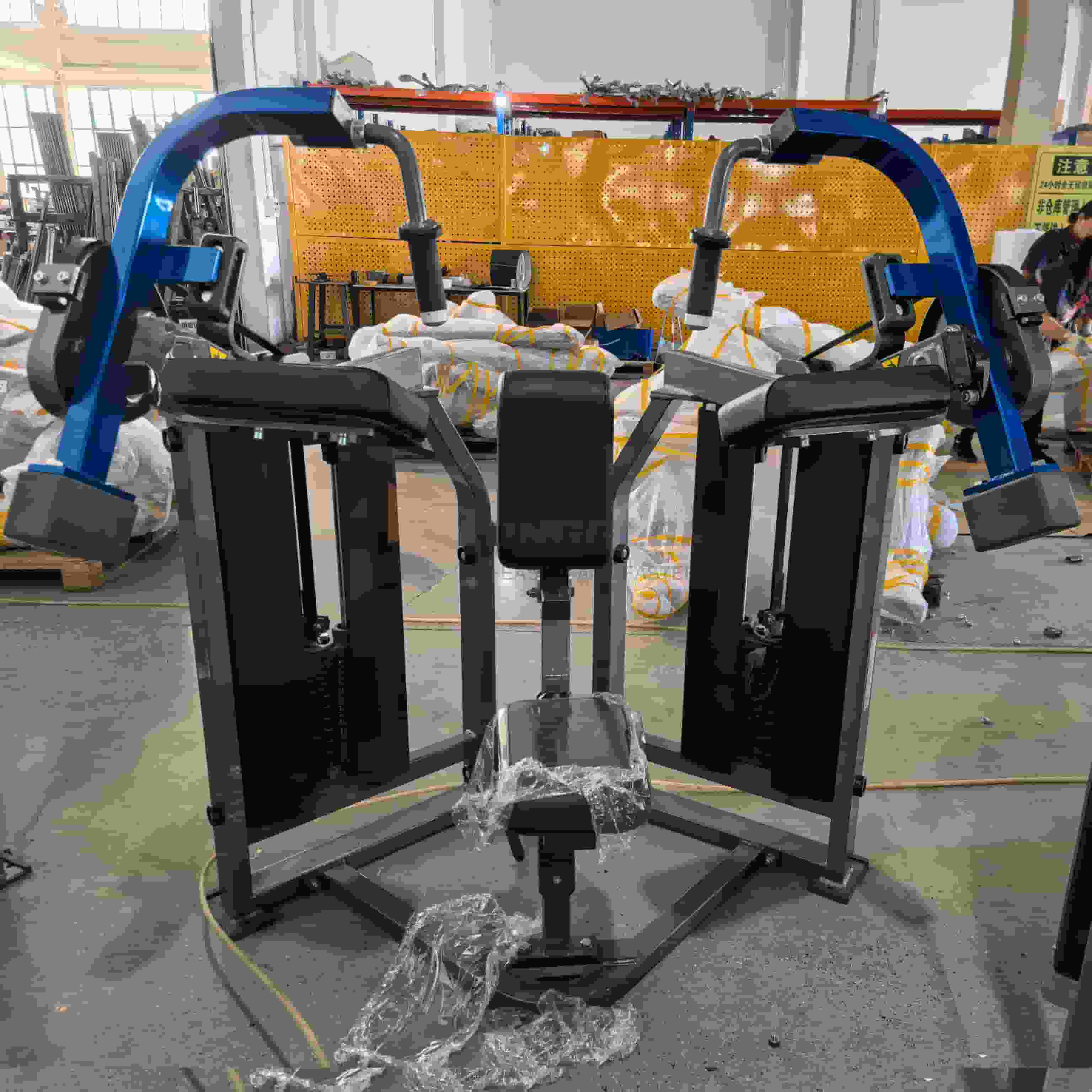 Iso 측면 삼두근 확장 기계